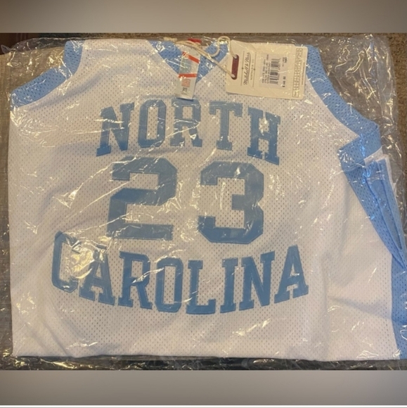 Mitchell &Ness Authentic Michael Jordan University Of North Carolina 1983 Jersey